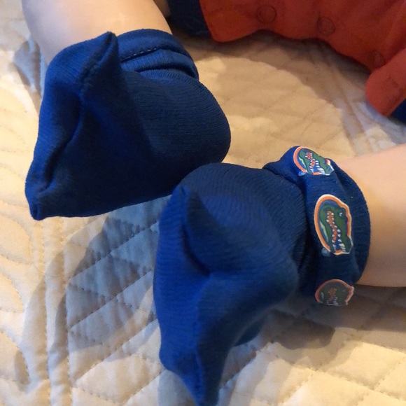 🐊Florida Gator Outfitted Baby with rimmed baseball cap 🧡💙 - Picture 3 of 16